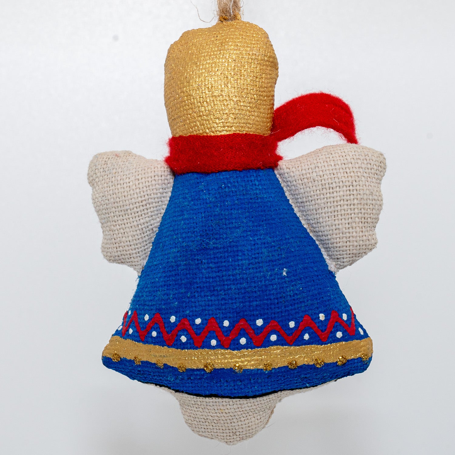 Engel m. rødt halstørklæde