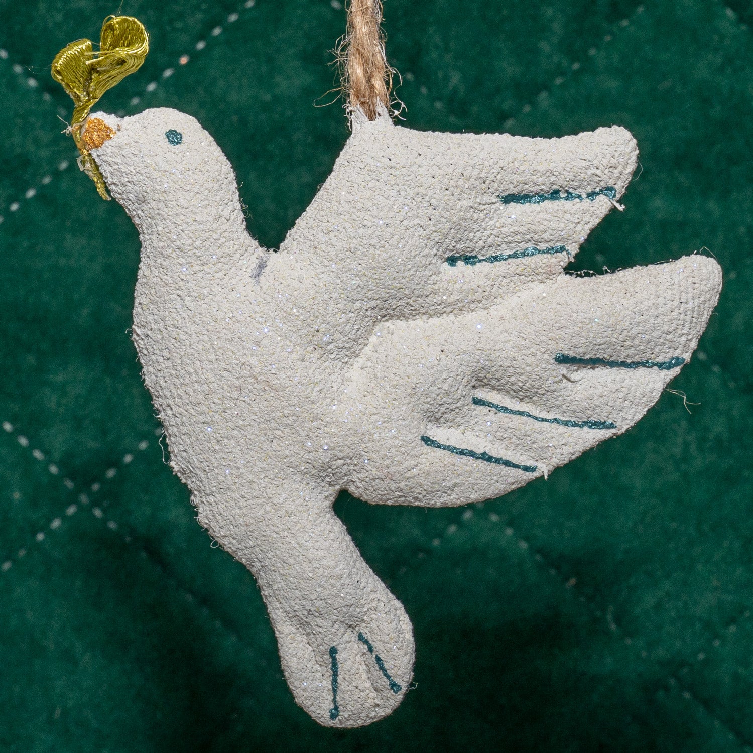 Fredsdue m. kvist i næb