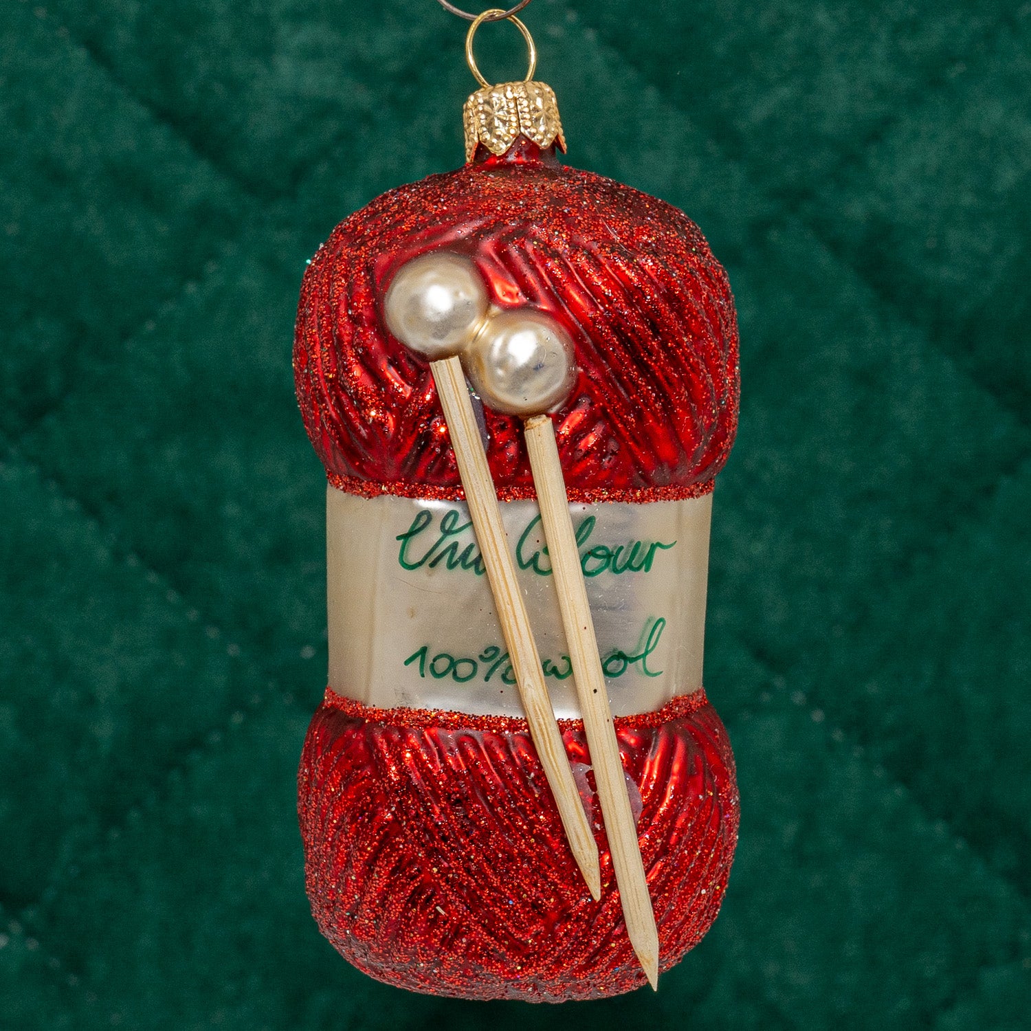 Garnnøgle med strikkepinde, rød